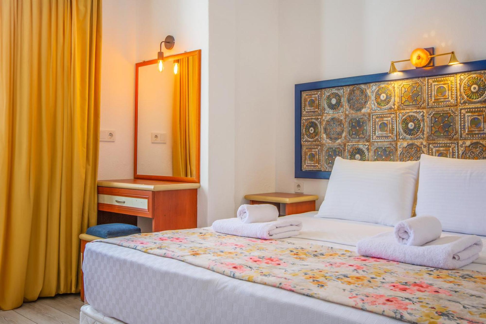 Oezguem Suite Otel Datça Exterior foto